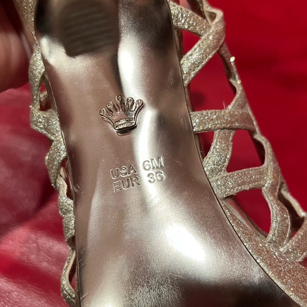 Heels - Picture 7 of 13